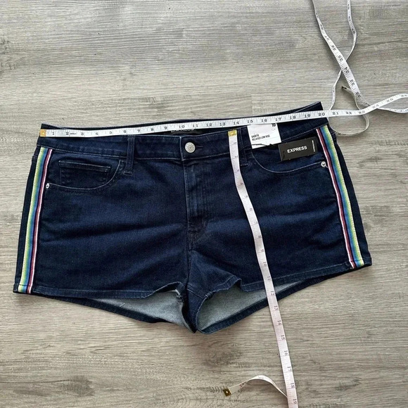 Express shorts size 16 low rise - Picture 4 of 4